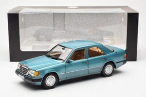 Mercedes 230E W124 Beryl Metallic Dīlera Izdevums Norev 1:18 B66040698 Metāls — attēls 8 no 8