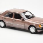 Mercedes 230E W124 Rosewood Metallic Dīlera Izdevums Norev 1:18 - image 6 of 8
