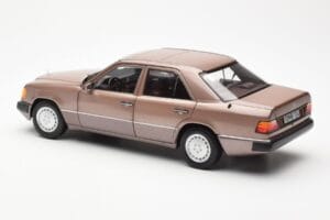 Mercedes 230E W124 Rosewood Metallic Dīlera Izdevums Norev 1:18 B66040697 Metāls — attēls 7 no 8