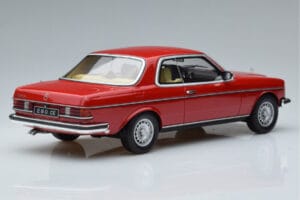 Mercedes 280 CE C123 Sarkans Otto 1:18 OT145 Sveķi — attēls 2 no 6