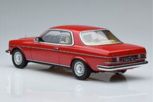 Mercedes 280 CE C123 Sarkans Otto 1:18 OT145 Sveķi — attēls 5 no 6