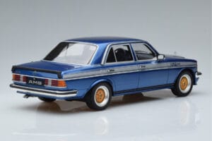 Mercedes 280 E AMG W123 Zils Otto 1:18 OT221 Sveķi — attēls 2 no 6