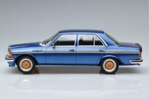 Mercedes 280 E AMG W123 Zils Otto 1:18 OT221 Sveķi — attēls 3 no 6