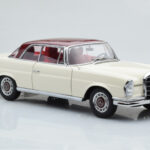 Mercedes 280 SE W108 Balts AUTOart 1:18 - image 6 of 8