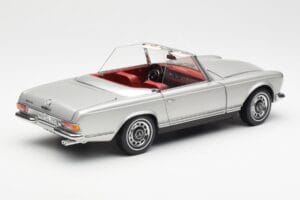 Mercedes 280 SL W113 Pagoda Sudrabs Schuco 1:18 450035000 Metāls — attēls 3 no 8