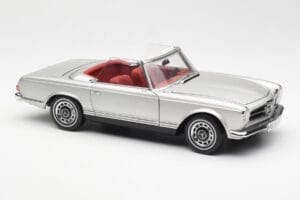 Mercedes 280 SL W113 Pagoda Sudrabs Schuco 1:18 450035000 Metāls — attēls 6 no 8