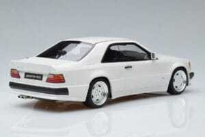 Mercedes 300 CE C124 AMG The Hammer Arctic Balts Otto 1:18 B66040639 Sveķi — attēls 2 no 6