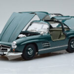 Mercedes 300 SL W198 Gullwing Zaļš Norev 1:18 - image 2 of 7