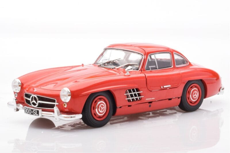 Mercedes 300 SL W198 Gullwing Sarkans Minichamps 1:18