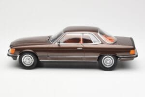 Mercedes 500 SLC C107 Brūns KK-Scale 1:18 180851 Metāls — attēls 3 no 6