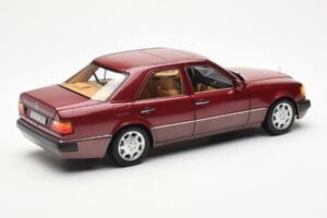 Mercedes 500E W124 Sarkans Metallic Dīlera Izdevums Norev 1:18 B66040699 Metāls — attēls 3 no 8
