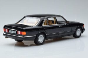 Mercedes 560 SEL W126 Melns Norev 1:18 183793 Metāls — attēls 3 no 7
