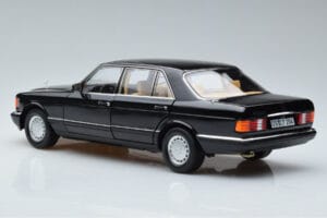 Mercedes 560 SEL W126 Melns Norev 1:18 183793 Metāls — attēls 6 no 7