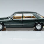 Mercedes 560 SEL W126 Tumšzaļš Metaliks Norev 1:18 - image 4 of 7
