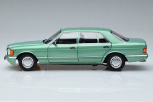 Mercedes 560 SEL W126 Gaiši Zaļš Norev 1:18 183469 Metāls — attēls 4 no 7