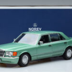 Mercedes 560 SEL W126 Gaiši Zaļš Norev 1:18 - image 7 of 7