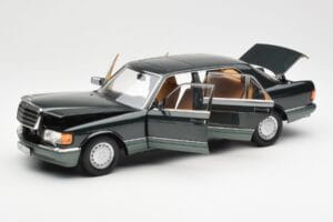 Mercedes 560 SEL W126 Night Zaļš Metālisks Dealer Edition Norev 1:18 B66040626 Metāls — attēls 2 no 8