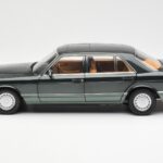 Mercedes 560 SEL W126 Night Zaļš Metālisks Dealer Edition Norev 1:18 - image 4 of 8