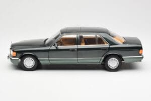 Mercedes 560 SEL W126 Night Zaļš Metālisks Dealer Edition Norev 1:18 B66040626 Metāls — attēls 4 no 8
