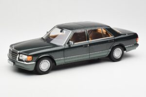 Mercedes 560 SEL W126 Night Zaļš Metālisks Dealer Edition Norev 1:18