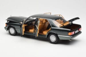 Mercedes 560 SEL W126 Night Zaļš Metālisks Dealer Edition Norev 1:18 B66040626 Metāls — attēls 5 no 8