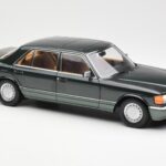 Mercedes 560 SEL W126 Night Zaļš Metālisks Dealer Edition Norev 1:18 - image 6 of 8
