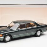Mercedes 560 SEL W126 Night Zaļš Metālisks Dealer Edition Norev 1:18 - image 8 of 8