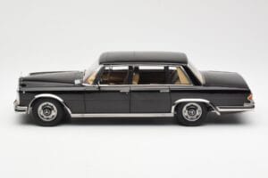 Mercedes 600 SWB W100 Melns KK-Scale 1:18 180601 Metāls — attēls 3 no 6