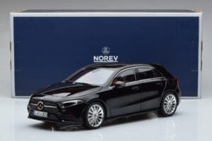 Mercedes A-Class W177 AMG Line Norev 1:18 183861 Metāls — attēls 7 no 7