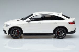 Mercedes AMG GLE 63S C292 Coupe Balts GT Spirit 1:18 B66965706 Sveķi — attēls 3 no 6