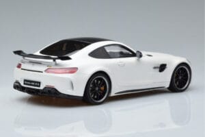Mercedes AMG GT R Balts GT Spirit 1:18 KJ021 Sveķi — attēls 2 no 6