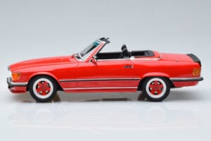 Mercedes AMG SL500 R107 Sarkans Otto 1:18 OT962 Sveķi — attēls 3 no 6