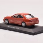 Mercedes C-Class W202 C220 Oranžs Metālisks Dealer Edition Minichamps 1:43 - image 3 of 4