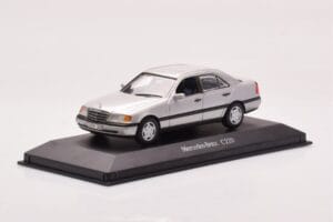 Mercedes C-Class W202 C220 Sudrabs Minichamps 1:43 B66005705-M1 Metāls — attēls 2 no 4