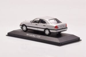 Mercedes C-Class W202 C220 Sudrabs Minichamps 1:43 B66005705-M1 Metāls — attēls 3 no 4