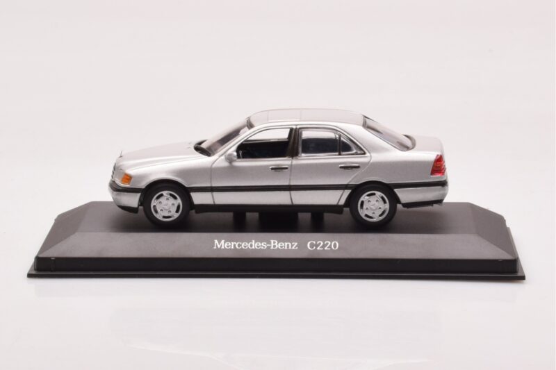Mercedes C-Class W202 C220 Sudrabs Minichamps 1:43
