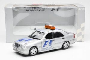 Mercedes C-Class W202 AMG Medical Car F1 1997 UT Models 1:18 26106 Metāls — attēls 6 no 6