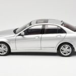 Mercedes C-Class W204 Avantgarde Sudrabs AUTOart 1:18 - image 4 of 8