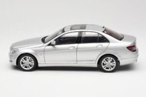 Mercedes C-Class W204 Avantgarde Sudrabs AUTOart 1:18 B66962368 Metāls — attēls 4 no 8