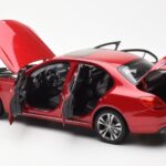 Mercedes C-Class W205 Sarkans Metallic Asia Exclusive Norev 1:18 - image 5 of 8