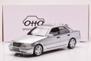 Mercedes C36 AMG W202 Sudrabs Otto 1:18 OT443 Sveķi — attēls 6 no 6