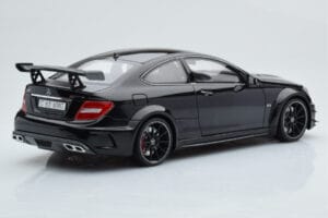 Mercedes C63 AMG W204 Black Series Melns GT Spirit 1:18 ZM019 Sveķi — attēls 2 no 7