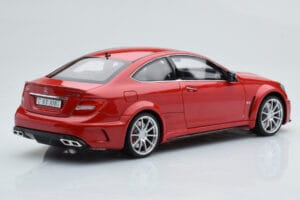 Mercedes C63 AMG W204 Black Series Sarkans GT Spirit 1:18 GT065 Sveķi — attēls 2 no 6