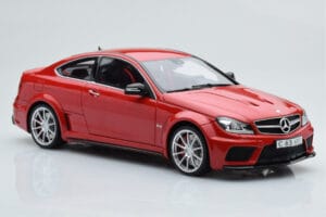 Mercedes C63 AMG W204 Black Series Sarkans GT Spirit 1:18 GT065 Sveķi — attēls 4 no 6