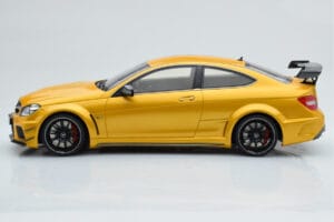 Mercedes C63 AMG W204 Black Series Zeltains GT Spirit 1:18 GT034 Sveķi — attēls 3 no 6