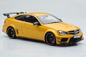 Mercedes C63 AMG W204 Black Series Zeltains GT Spirit 1:18 GT034 Sveķi — attēls 4 no 6