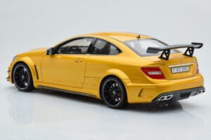 Mercedes C63 AMG W204 Black Series Zeltains GT Spirit 1:18 GT034 Sveķi — attēls 5 no 6