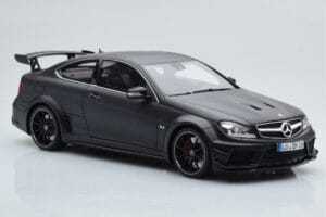 Mercedes C63 AMG W204 Black Series Matēts Melns GT Spirit 1:18 GT843 Sveķi — attēls 4 no 6