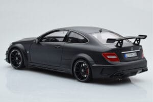 Mercedes C63 AMG W204 Black Series Matēts Melns GT Spirit 1:18 GT843 Sveķi — attēls 5 no 6