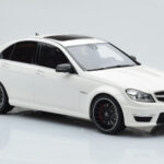 Mercedes C63 AMG W204 Balts GT Spirit 1:18 - image 4 of 6